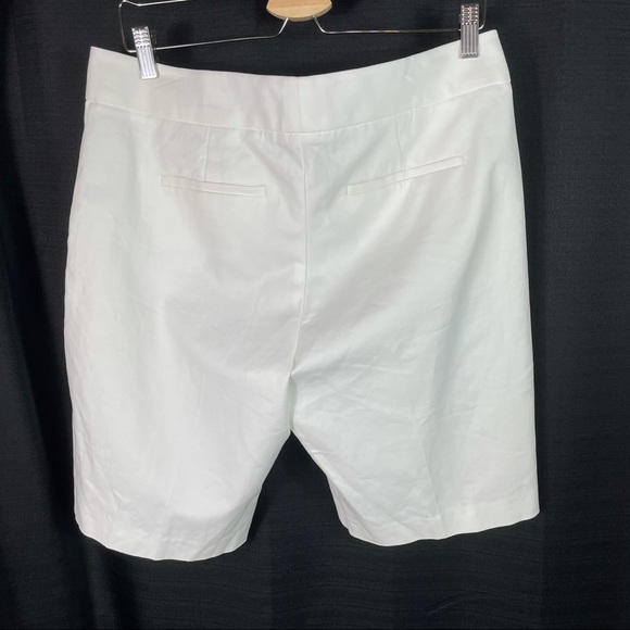 Cremieux White Bermuda Shorts 12 - Picture 4 of 6